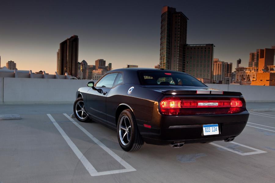 Dodge Challenger R/T 2011 года  (фото 23 из 28)